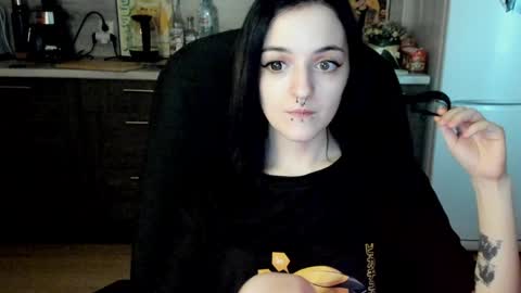Snapshot of lina_tyaan chatting on January 15, 2025, 11:10 am Lina 3 1715622743 online show from January 15, 2025, 11:10 am