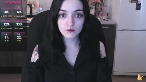 Lina 3  1715622743 online show from November 26, 2025, 9:21 am