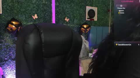 Lina  online show from January 7, 2026, 11:34 am