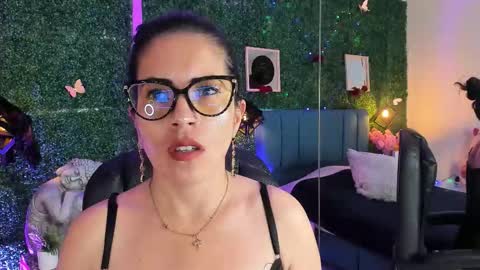 Lina  online show from January 8, 2026, 11:56 am