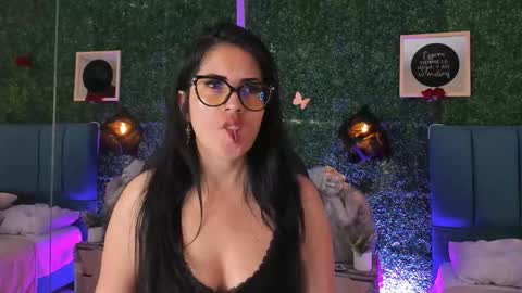 Lina  online show from January 15, 2026, 11:48 am