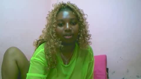 linah1123 online show from November 22, 2025, 10:31 pm