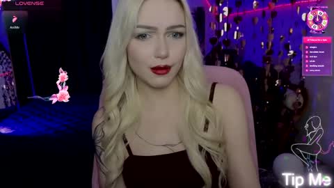 Snapshot of linalirian chatting on April 24, 2026, 10:39 am I am Lina online show from April 24, 2026, 10:39 am