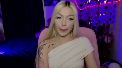 Snapshot of linalirian chatting on July 8, 2026, 10:09 am I am Lina online show from July 8, 2026, 10:09 am