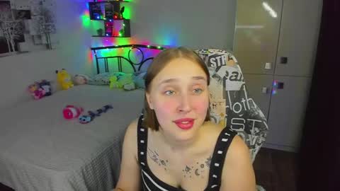Lina online show from June 1, 2026, 9:16 pm