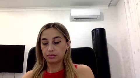 linavora online show from November 26, 2025, 1:23 pm