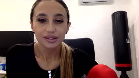 linavora online show from February 14, 2026, 8:05 pm