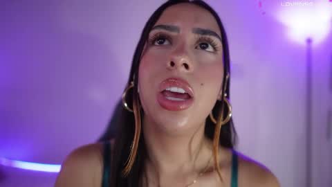 Lincy Rios  online show from May 15, 2026, 2:13 pm