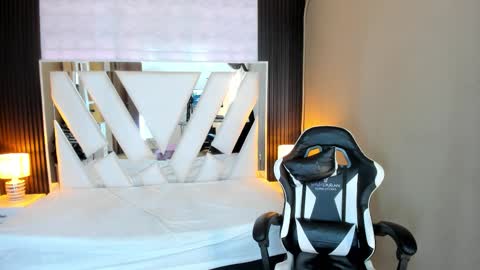  Linda  online show from March 23, 2026, 6:45 pm