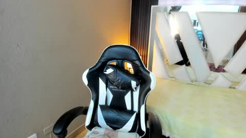 Snapshot of linda4petite chatting on May 30, 2026, 6:27 pm Linda online show from May 30, 2026, 6:27 pm