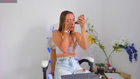 Snapshot of linda_crawford1 chatting on February 7, 2025, 5:07 pm Linda online show from February 7, 2025, 5:07 pm