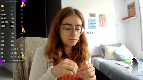 Snapshot of linda_giggle chatting on December 3, 2024, 1:21 pm Giggles  online show from December 3, 2024, 1:21 pm