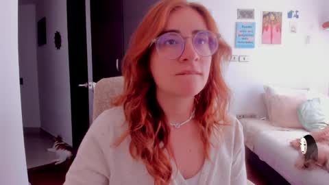 Snapshot of linda_giggle chatting on December 11, 2024, 4:53 pm Giggles  online show from December 11, 2024, 4:53 pm