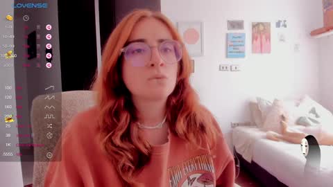 Snapshot of linda_giggle chatting on December 13, 2024, 5:10 pm Giggles  online show from December 13, 2024, 5:10 pm