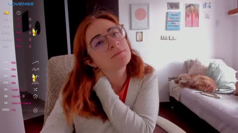 Snapshot of linda_giggle chatting on December 19, 2024, 3:19 pm Giggles  online show from December 19, 2024, 3:19 pm