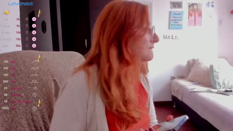 Snapshot of linda_giggle chatting on December 19, 2024, 6:23 pm Giggles  online show from December 19, 2024, 6:23 pm