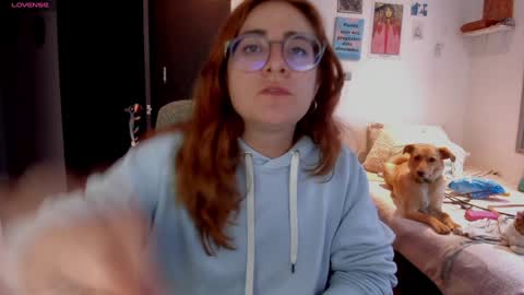 Snapshot of linda_giggle chatting on December 19, 2024, 10:42 pm Giggles  online show from December 19, 2024, 10:42 pm
