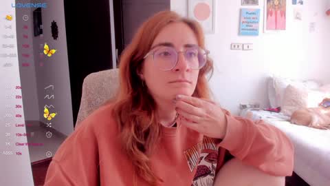 Snapshot of linda_giggle chatting on January 8, 2025, 4:44 pm Giggles  online show from January 8, 2025, 4:44 pm
