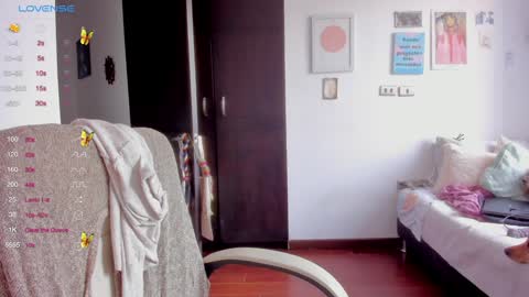 Snapshot of linda_giggle chatting on January 10, 2025, 2:13 pm Giggles  online show from January 10, 2025, 2:13 pm