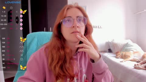 Snapshot of linda_giggle chatting on February 3, 2025, 2:55 pm Giggles  online show from February 3, 2025, 2:55 pm
