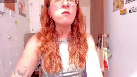 Snapshot of linda_giggle chatting on September 26, 2025, 2:10 pm Giggles  online show from September 26, 2025, 2:10 pm