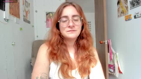 Snapshot of linda_giggle chatting on October 6, 2025, 2:14 pm Giggles  online show from October 6, 2025, 2:14 pm