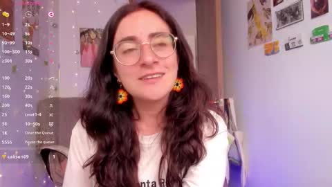 Snapshot of linda_giggle chatting on October 17, 2025, 3:36 pm Giggles  online show from October 17, 2025, 3:36 pm