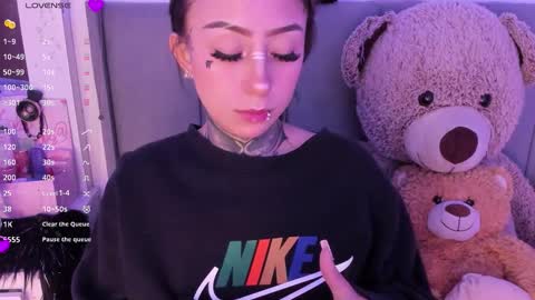 Lindaa maria  online show from January 16, 2026, 5:00 am