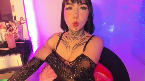 Lindaa maria  online show from March 4, 2026, 2:39 am