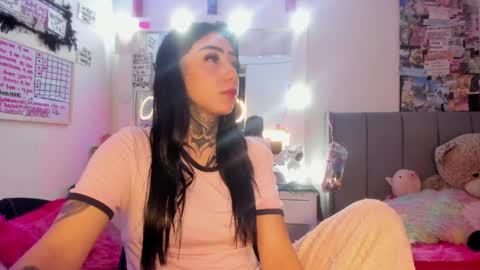 Lindaa maria  online show from April 1, 2026, 4:46 am