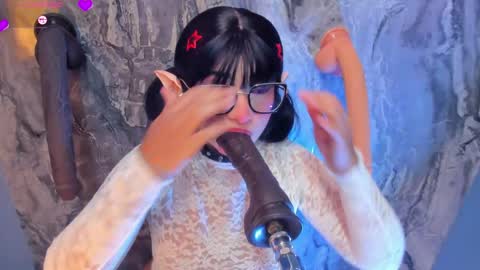 linda_sofi__ online show from April 9, 2026, 8:36 pm