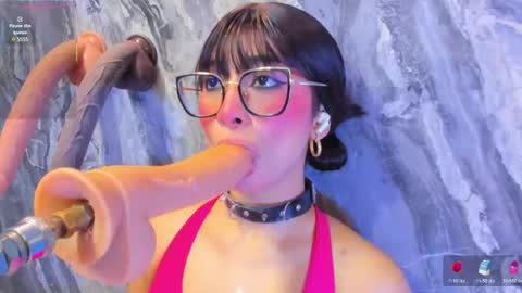 Snapshot of linda_sofi__ chatting on June 5, 2026, 9:42 pm linda_sofi__ online show from June 5, 2026, 9:42 pm