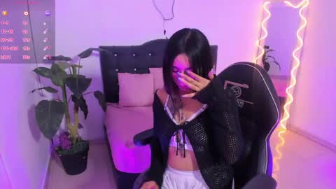 Linda  online show from April 18, 2026, 3:54 am