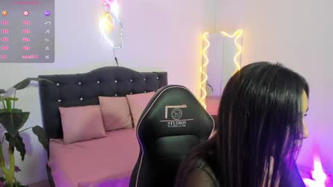 Linda  online show from April 19, 2026, 3:28 am