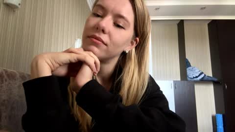 Scarlett online show from June 1, 2026, 7:43 am
