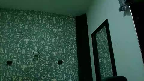 Snapshot of lindsey8 chatting on September 17, 2025, 1:02 pm Lindsey online show from September 17, 2025, 1:02 pm