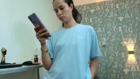 Snapshot of lindsey8 chatting on October 2, 2025, 12:01 pm Lindsey online show from October 2, 2025, 12:01 pm