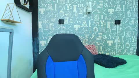 Snapshot of lindsey8 chatting on October 24, 2025, 2:13 pm Lindsey online show from October 24, 2025, 2:13 pm