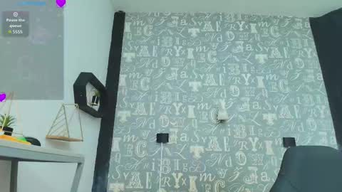 Snapshot of lindsey8 chatting on December 5, 2025, 12:14 pm Lindsey online show from December 5, 2025, 12:14 pm