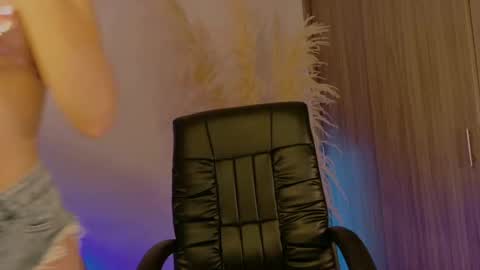 Lindsey Moss online show from February 4, 2026, 2:06 am