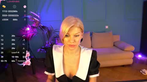 lindsi_luvviv online show from February 8, 2026, 4:21 pm