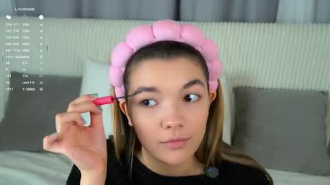 Kate online show from October 25, 2025, 11:07 am