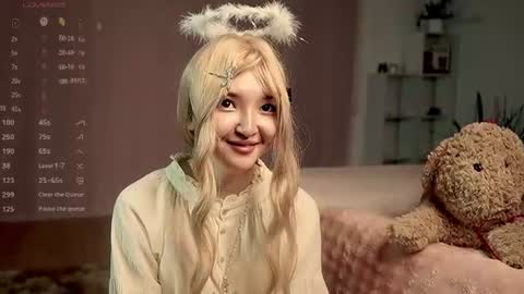 Linh -   online show from June 12, 2026, 9:14 pm