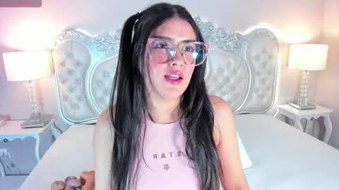 Snapshot of linnaevanson chatting on September 11, 2025, 4:45 am Linna online show from September 11, 2025, 4:45 am