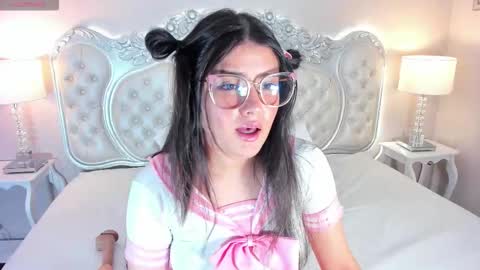 Snapshot of linnaevanson chatting on September 18, 2025, 4:25 am Linna online show from September 18, 2025, 4:25 am