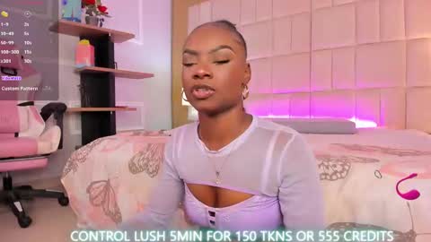Snapshot of linsyadams chatting on December 22, 2024, 12:07 am online show from December 22, 2024, 12:07 am