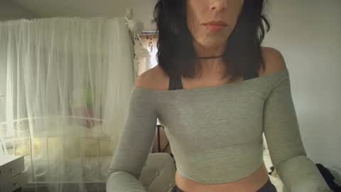 linuxgirlsudosu online show from November 21, 2025, 2:38 pm