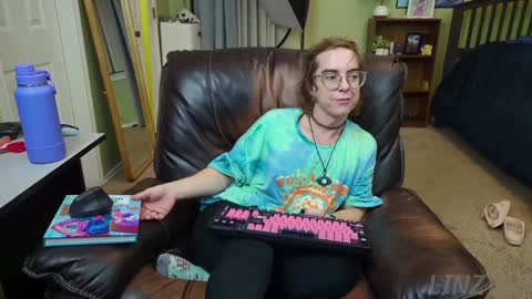 Linzy19 online show from December 25, 2024, 5:37 am