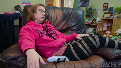 Linzy19 online show from January 25, 2025, 9:14 pm