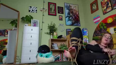 Linzy19 online show from February 21, 2025, 4:07 am